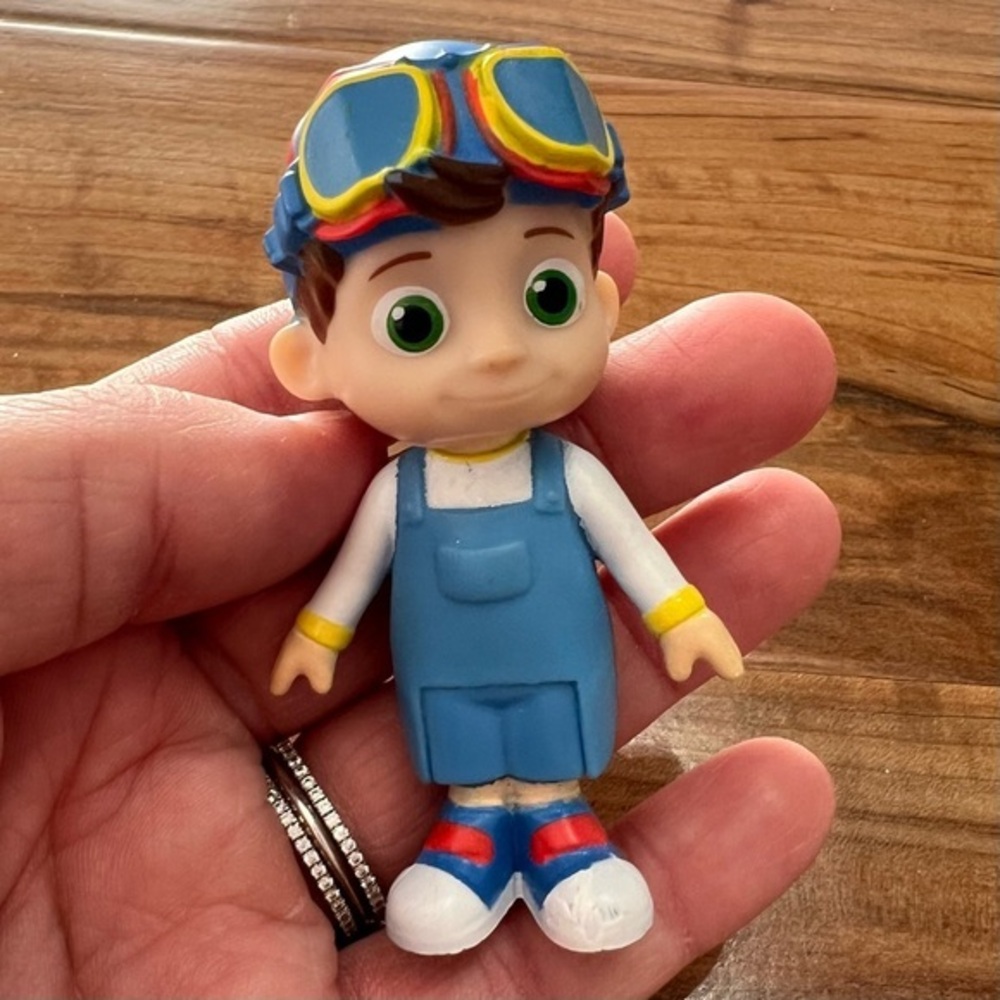 Cocomelon Moonbug TomTom Action Figure‎ with Goggles 3" Jazwares 2021